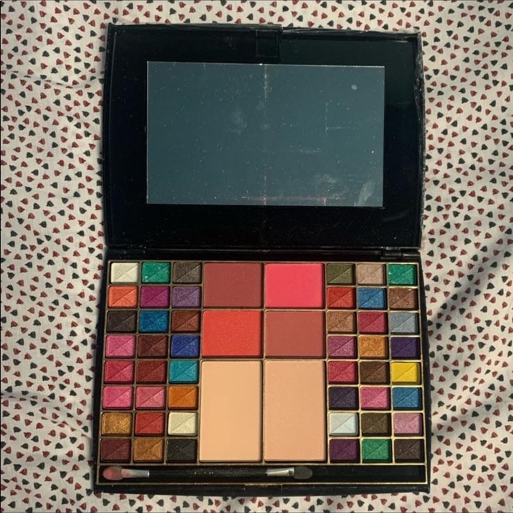48 colours makeup kit) 🌟